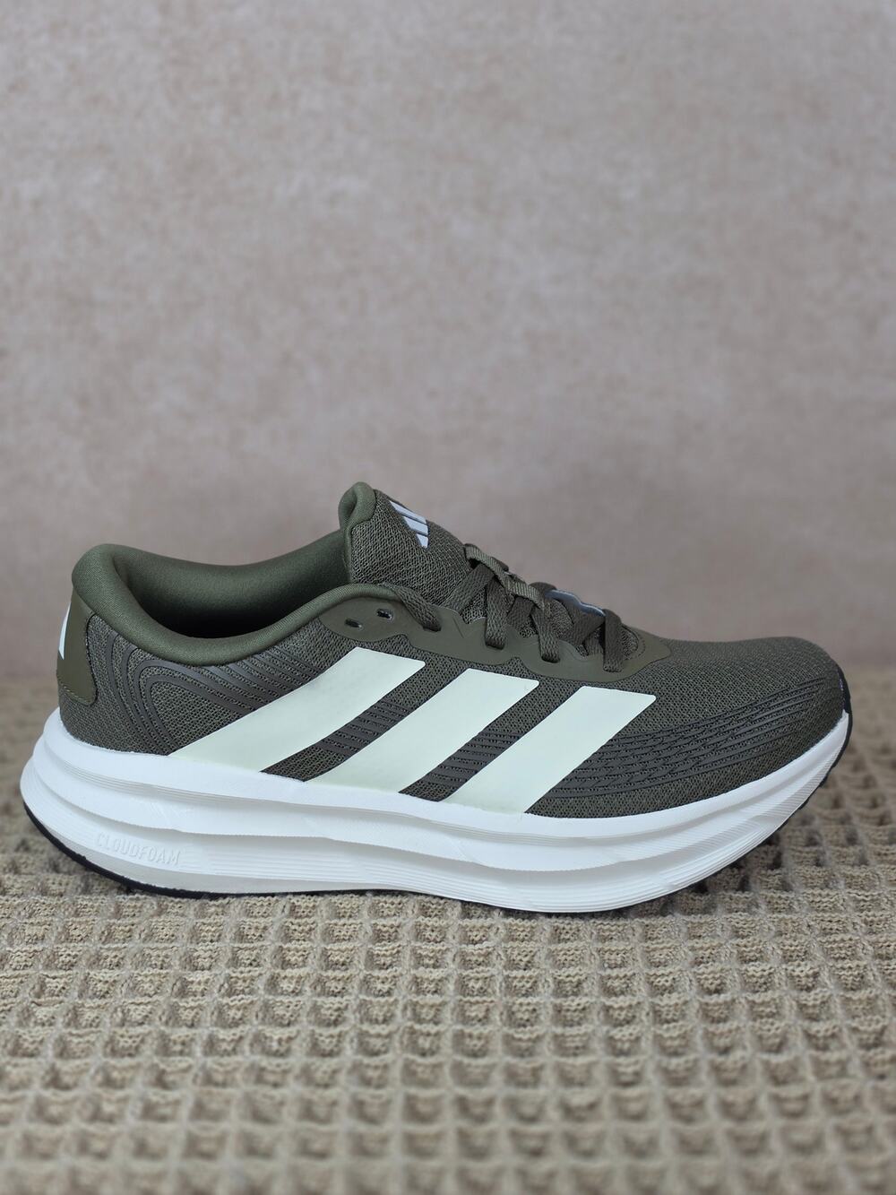 Adidas Galaxy 8 Run KZ6744 Men’s 8.5 Olive Green White – Brand New